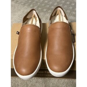 Waco Shoe Company Revealing Saylor 6.5‎ Brown Slip On